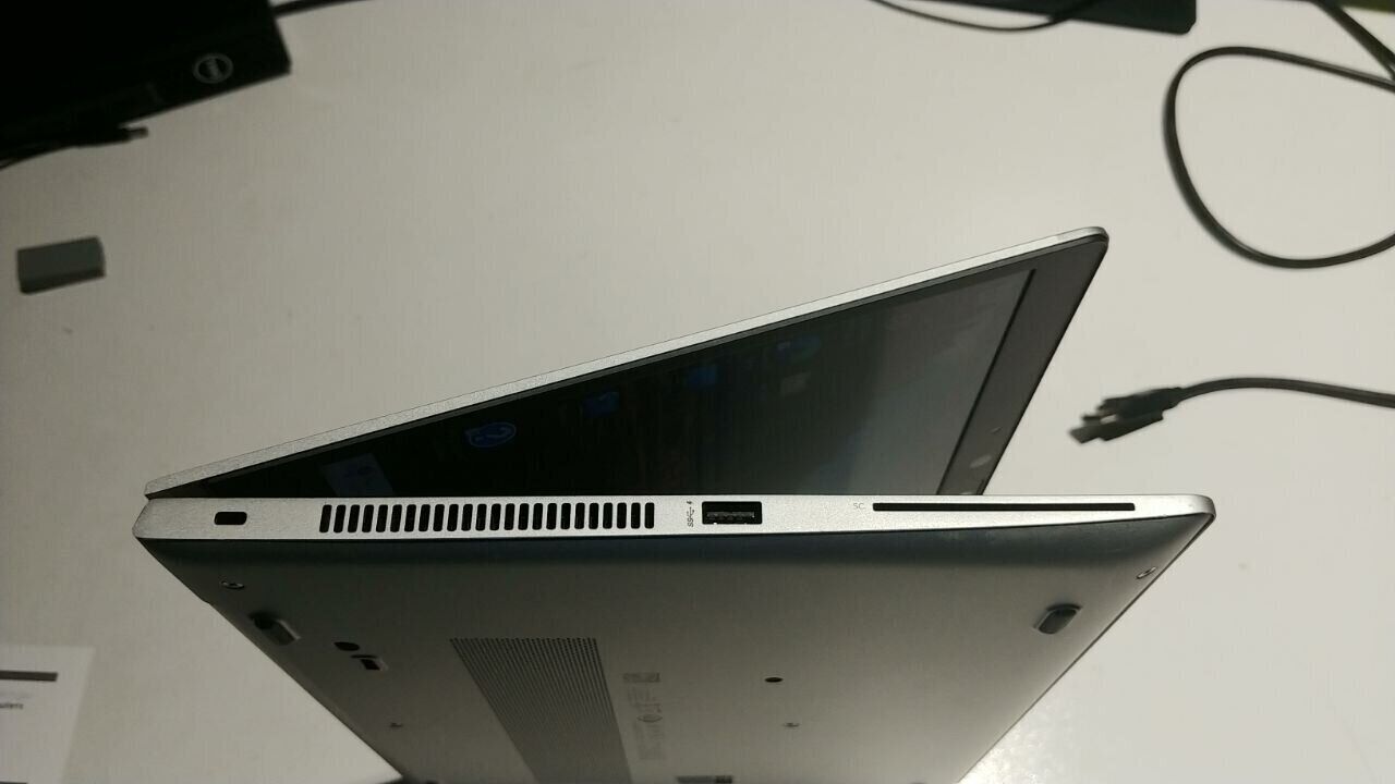 Ультрабук Б-клас HP Elitebook 745 G5 / 14" (1920x1080) IPS / AMD Ryzen 7 2700U (4 (8) ядра по 2.2 - 3.8 GHz) / 8 GB DDR4 / 128 GB SSD / AMD Radeon Vega 10 Graphics / WebCam - Зображення 5