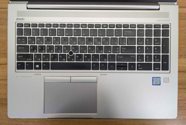 Ультрабук HP EliteBook 850 G6 / 15.6" (1920x1080) IPS / Intel Core i5-8365U (4 (8) ядра по 1.6 - 4.1 GHz) / 24 GB DDR4 / 512 GB SSD / Intel UHD Graphics / TouchID / WebCam / Windows 10 - Зображення 3