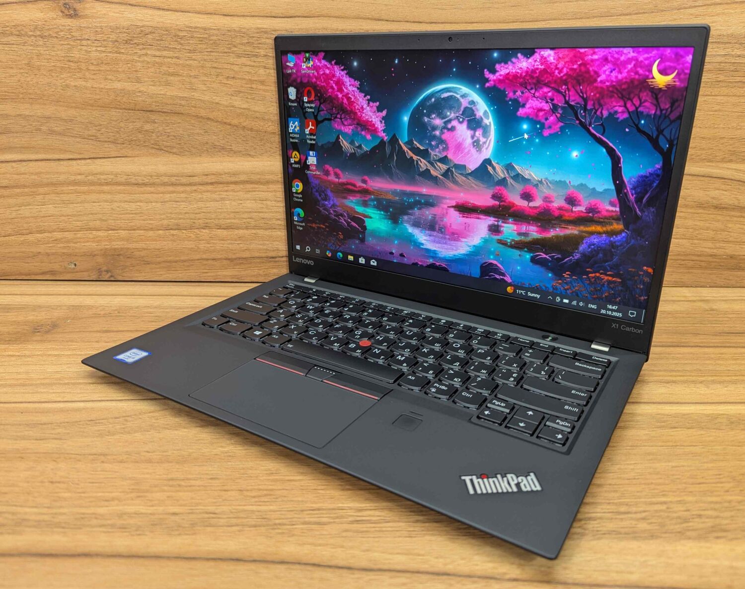 Ультрабук Lenovo ThinkPad x1 Carbon / 14" (1920x1080) IPS / Intel Core i5-6200U (2 (4) ядра по 2.3 - 2.8 GHz) / 8 GB DDR3 / 512 GB SSD / Intel HD Graphics 520 / WebCam / Fingerprint / Windows 10 - Зображення 5