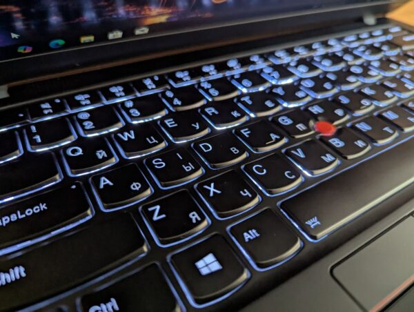 Ультрабук Lenovo ThinkPad X1 Carbon Gen8 / 14" (1920x1080) IPS Touch / Intel Core i7-10610U (4 (8) ядра по 1.8 - 4.9 GHz) / 16 GB DDR4 / 512 GB SSD / Intel UHD Graphics / WebCam / TouchID / Windows 10 - Зображення 6