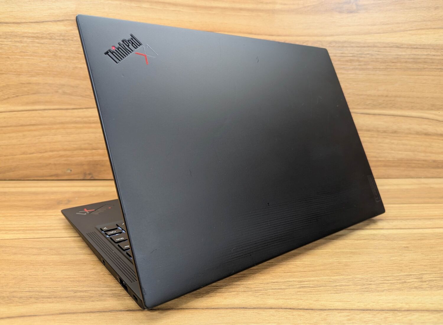 Ультрабук Lenovo ThinkPad X1 Carbon Gen9 / 14" (1920x1080) IPS / Intel Core i7-1165G7 (4 (8) ядра по 2.8 - 4.7 GHz) / 16 GB DDR4 / 480 GB SSD / Intel Iris Xe Graphics / WebCam / Windows 10 - Зображення 7