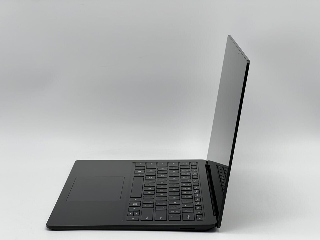 Ультрабук Microsoft Surface Laptop 3 / 13.5" (2256x1504) IPS Touch / Intel Core i5-1035G7 (4 (8) ядра по 1.2 - 3.7 GHz) / 8 GB DDR4 / 240 GB SSD / Intel Iris Plus Graphics / WebCam - Зображення 4