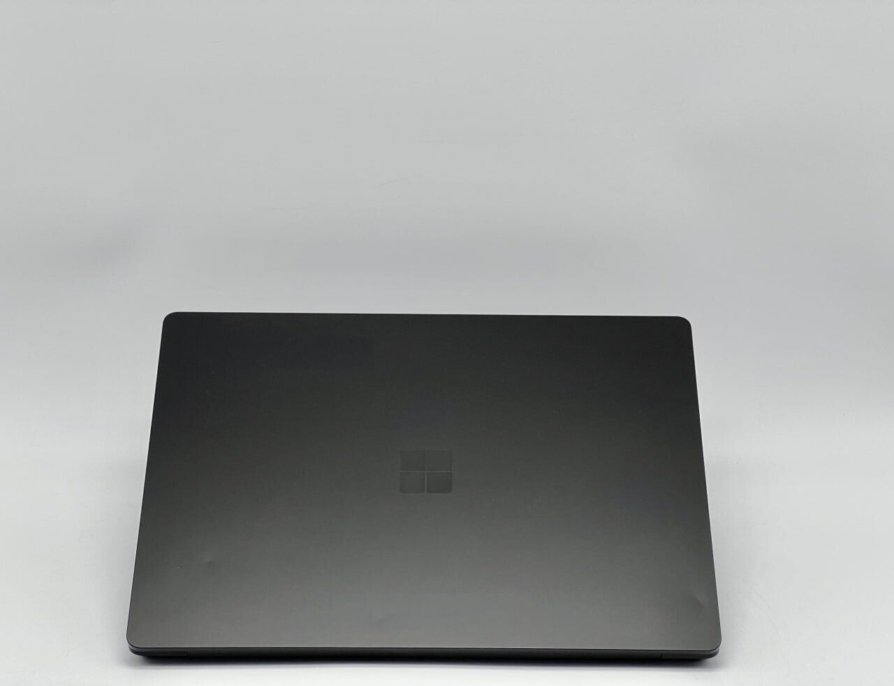 Ультрабук Microsoft Surface Laptop 3 / 13.5" (2256x1504) IPS Touch / Intel Core i5-1035G7 (4 (8) ядра по 1.2 - 3.7 GHz) / 8 GB DDR4 / 240 GB SSD / Intel Iris Plus Graphics / WebCam - Зображення 5