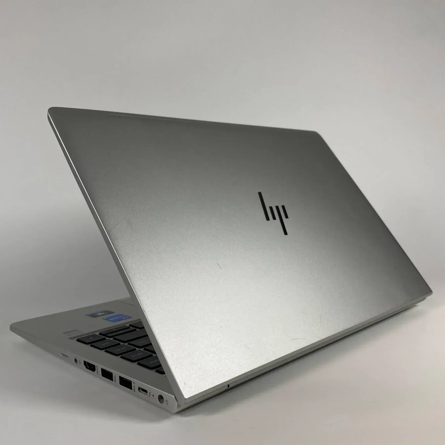 Ультрабук Б-клас HP EliteBook 640 G9 / 14" (1920x1080) IPS / Intel Core i5-1235U (10 (12) ядер по 3.3 - 4.4 GHz) / 16 GB DDR4 / 256 GB SSD / Intel Iris Xe Graphics / WebCam / TouchID - Зображення 7