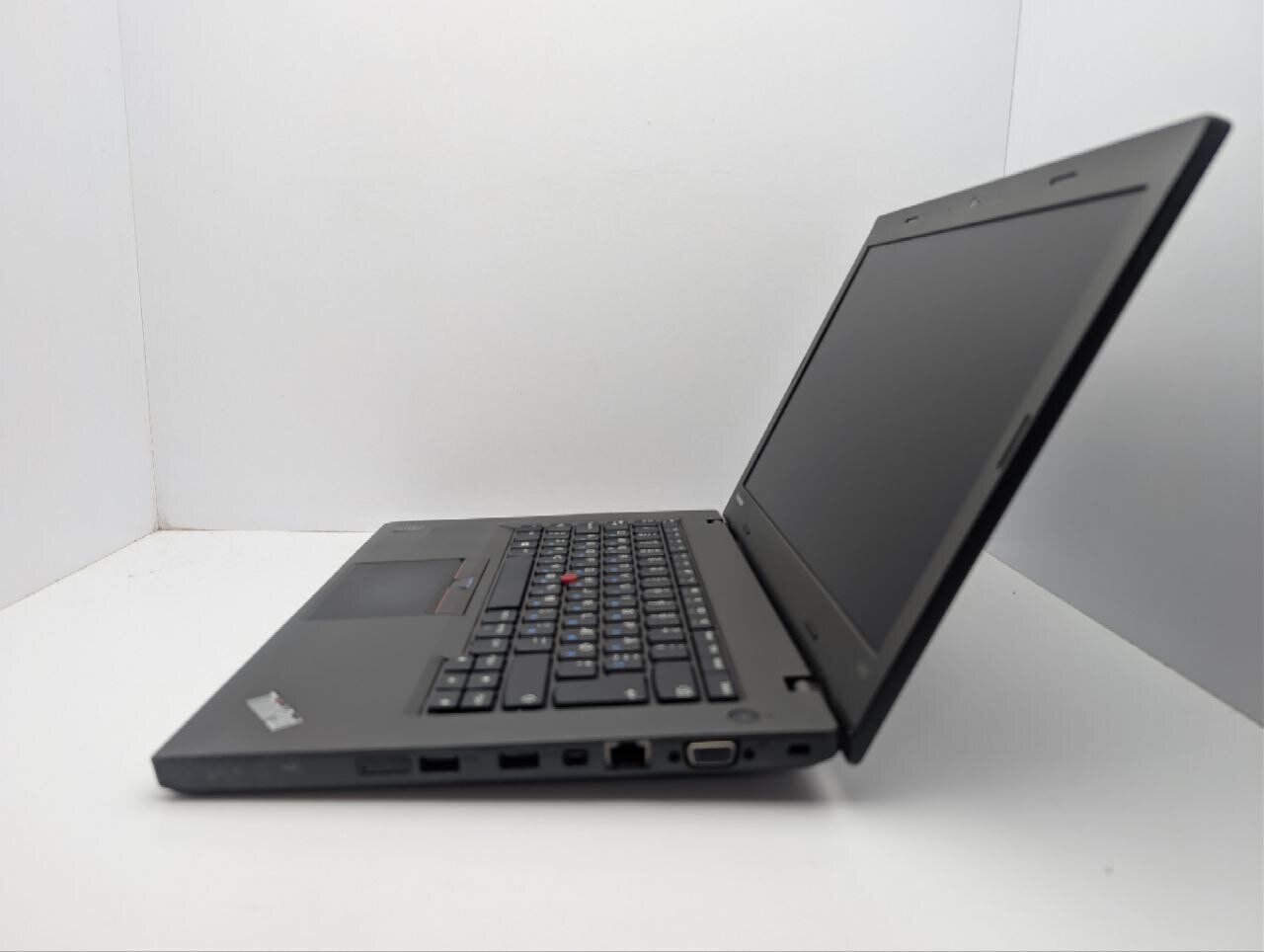 Ноутбук Lenovo ThinkPad L450 / 14" (1600x900) TN / Intel Core i5-4300U (2 (4) ядра по 1.9 - 2.9 GHz) / 8 GB DDR3 / 128 GB SSD / Intel HD Graphics 4400 / WebCam - Зображення 5