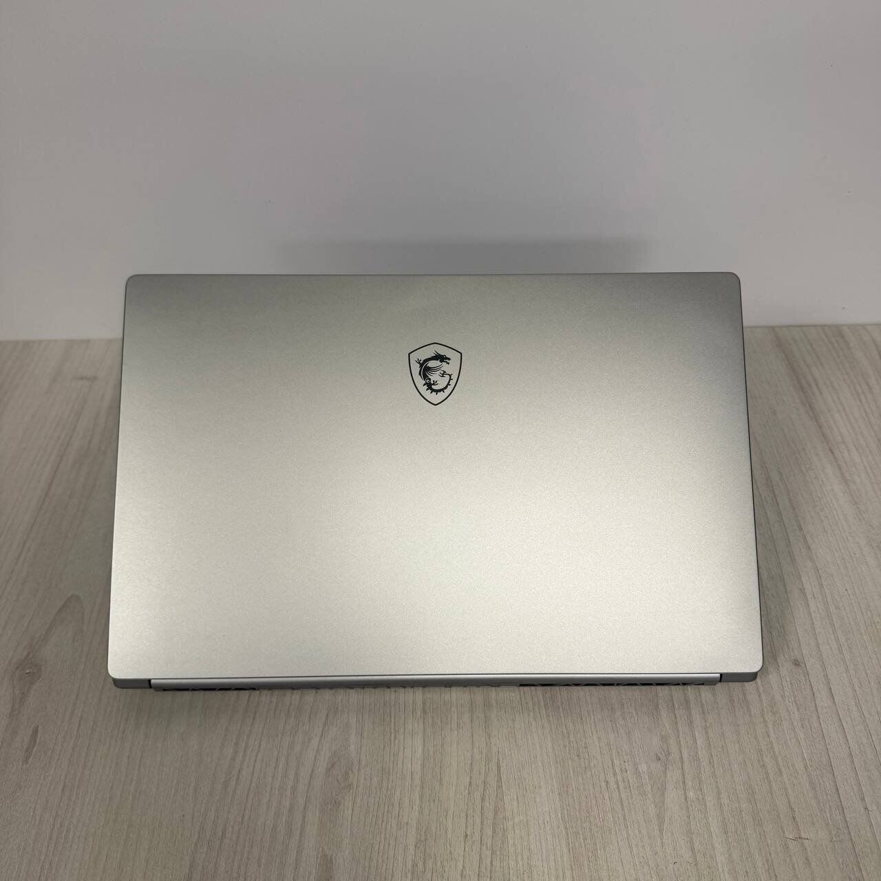 Мобільна робоча станція Б-клас MSI WS75 10TK / 17.3" (1920x1080) IPS / Intel Core i7-10875H (8 (16) ядер по 2.3 - 5.1 GHz) / 32 GB DDR4 / 1000 GB SSD NVMe / nVidia Quadro RTX 3000, 6 GB GDDR6, 192-bit / WebCam - Зображення 3