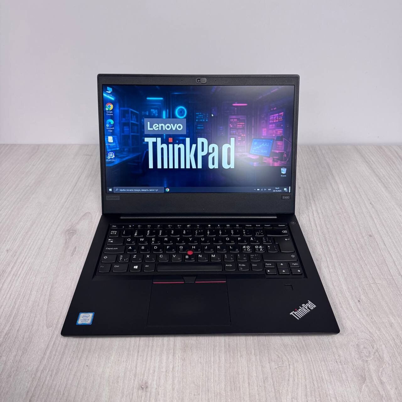 Ноутбук Lenovo ThinkPad E480 / 14" (1920x1080) IPS / Intel Core i5-8250U (4 (8) ядра по 1.6 - 3.4 GHz) / 8 GB DDR4 / 256 GB SSD NVMe / Intel UHD Graphics 620 / WebCam - Зображення 2