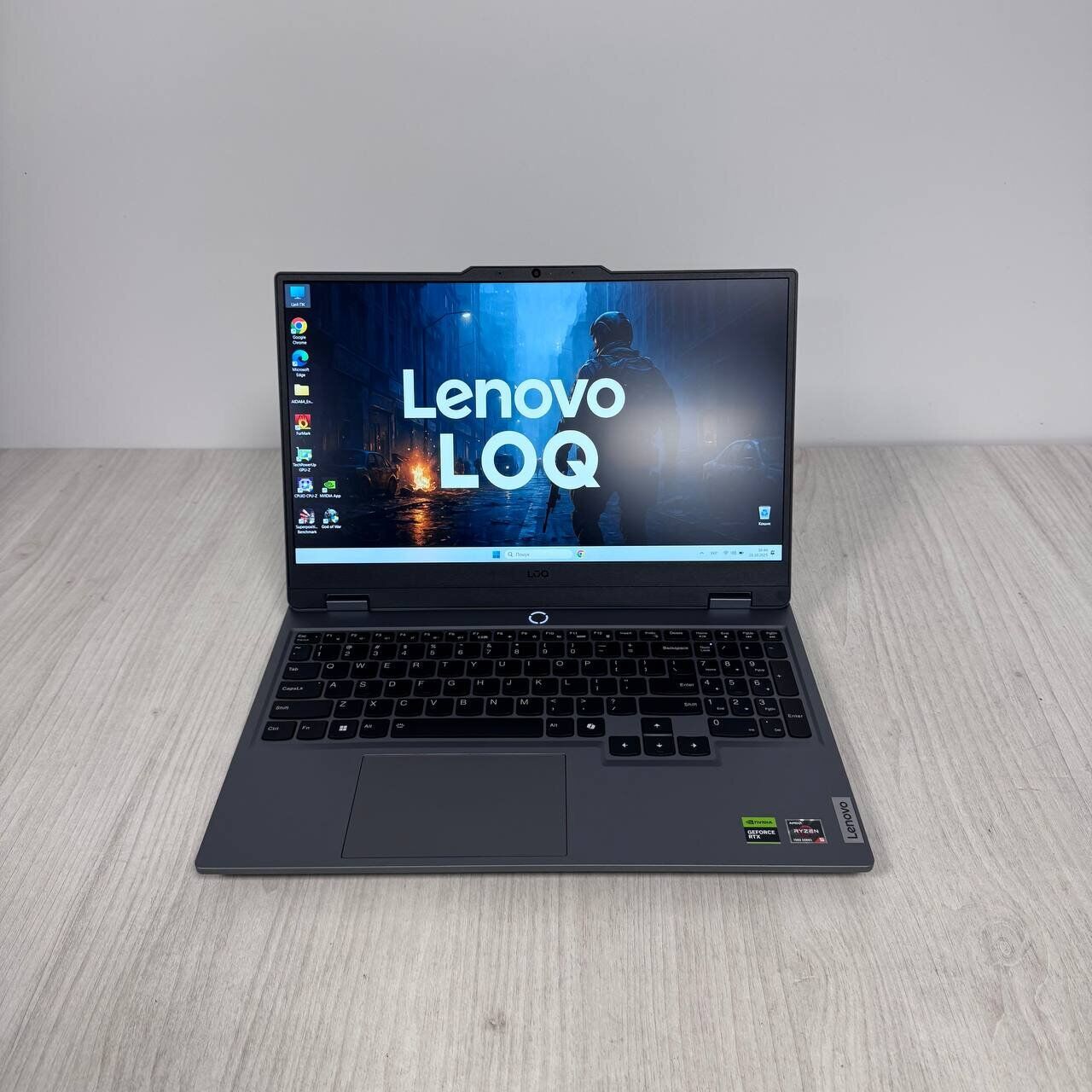 Ігровий ноутбук Lenovo LOQ 15ARP9 / 15.6" (1920x1080) IPS / AMD Ryzen 5 7235HS (4 (8) ядра по 3.2 - 4.2 GHz) / 12 GB DDR5 / 512 GB SSD NVMe / nVidia GeForce RTX 4050, 6 GB GDDR6, 96-bit / WebCam - Зображення 2