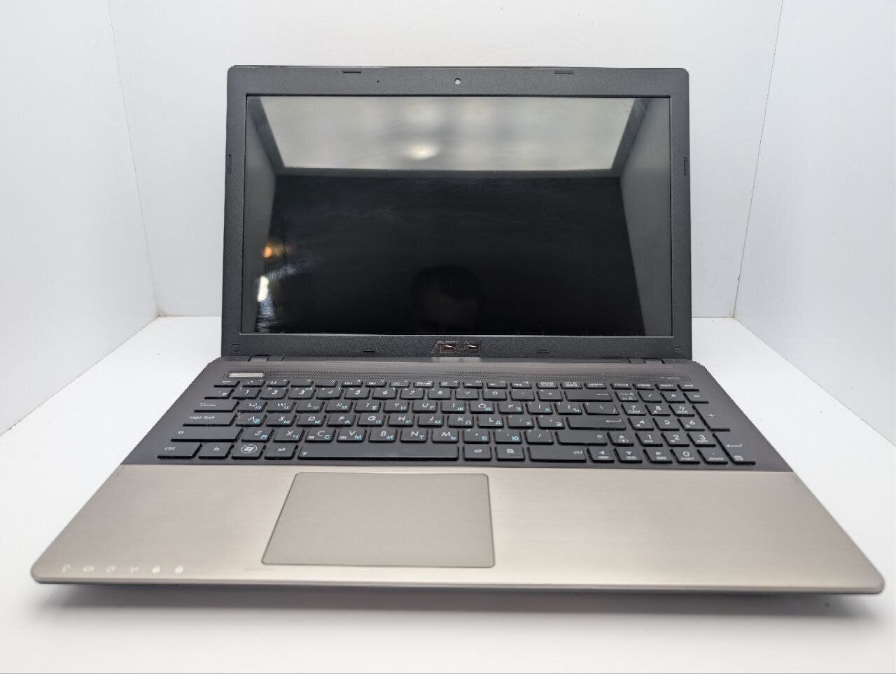 Ноутбук Asus K55A / 15.6" (1366x768) TN / Intel Core i3-3110M (2 (4) ядра по 2.4 GHz) / 8 GB DDR3 / 120 GB SSD / Intel HD Graphics 4000 / WebCam - Зображення 3