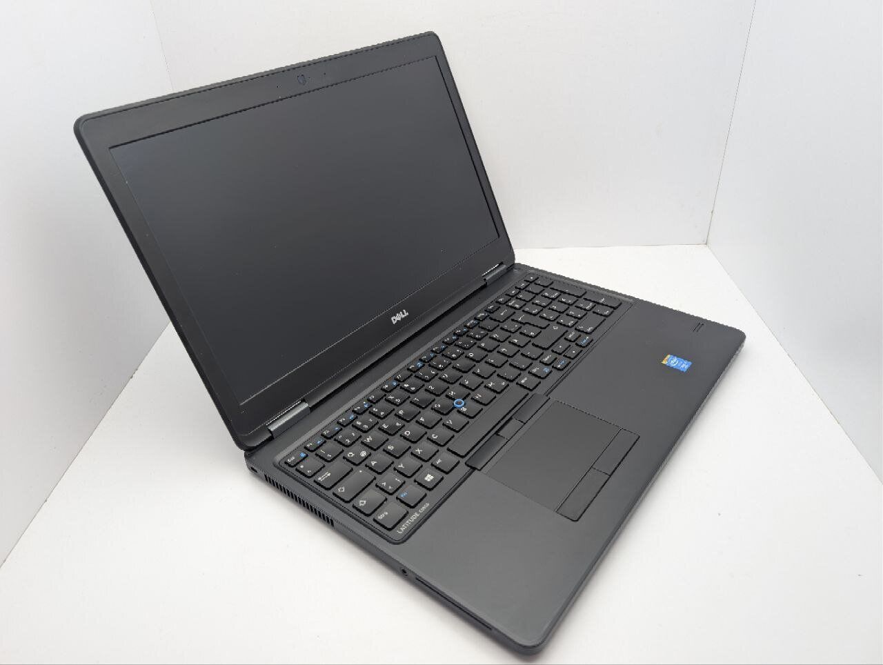 Ноутбук Dell Latitude E5550 / 15.6" (1920x1080) IPS / Intel Core i5-5300U (2 (4) ядра по 2.3 - 2.9 GHz) / 8 GB DDR3 / 240 GB SSD / nVidia GeForce 830M, 2 GB GDDR3, 64-bit / WebCam - Зображення 6