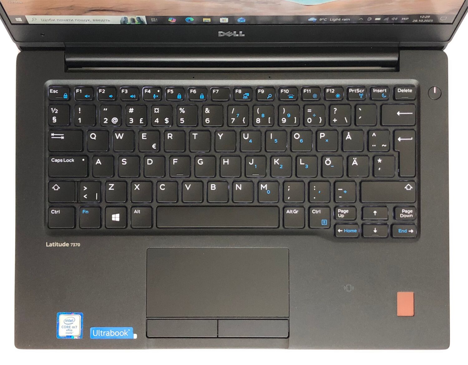 Ультрабук Б-клас Dell Latitude 7370 / 13.3" (1920x1080) IPS / Intel Core m7-6Y75 (2 (4) ядра по 1.2 - 3.1 GHz) / 8 GB DDR3 / 256 GB SSD / Intel HD Graphics 515 / WebCam / Win 10 Pro - Зображення 8