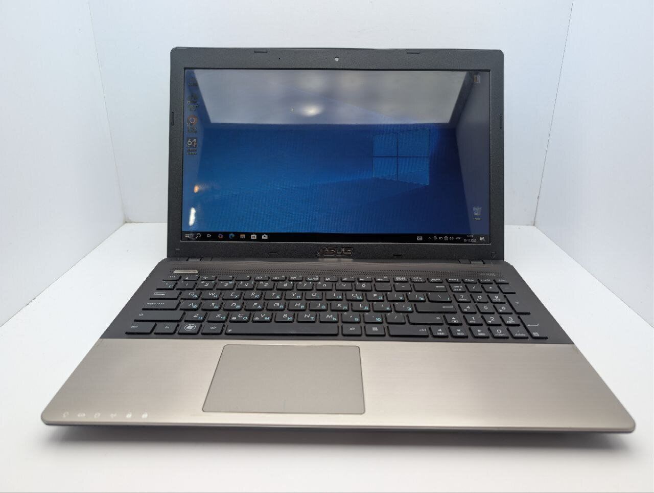 Ноутбук Asus K55A / 15.6" (1366x768) TN / Intel Core i3-3110M (2 (4) ядра по 2.4 GHz) / 8 GB DDR3 / 120 GB SSD / Intel HD Graphics 4000 / WebCam - Зображення 2