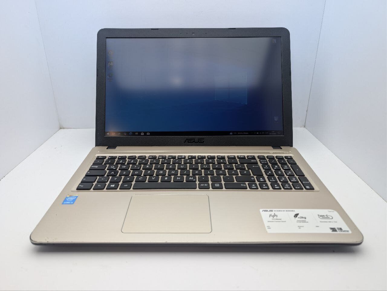 Ноутбук Asus R540L / 15.6" (1920x1080) TN / Intel Core i3-5005U (2 (4) ядра по 2.0 GHz) / 8 GB DDR3 / 120 GB SSD / Intel HD Graphics 5500 / WebCam / DVD-ROM - Зображення 2