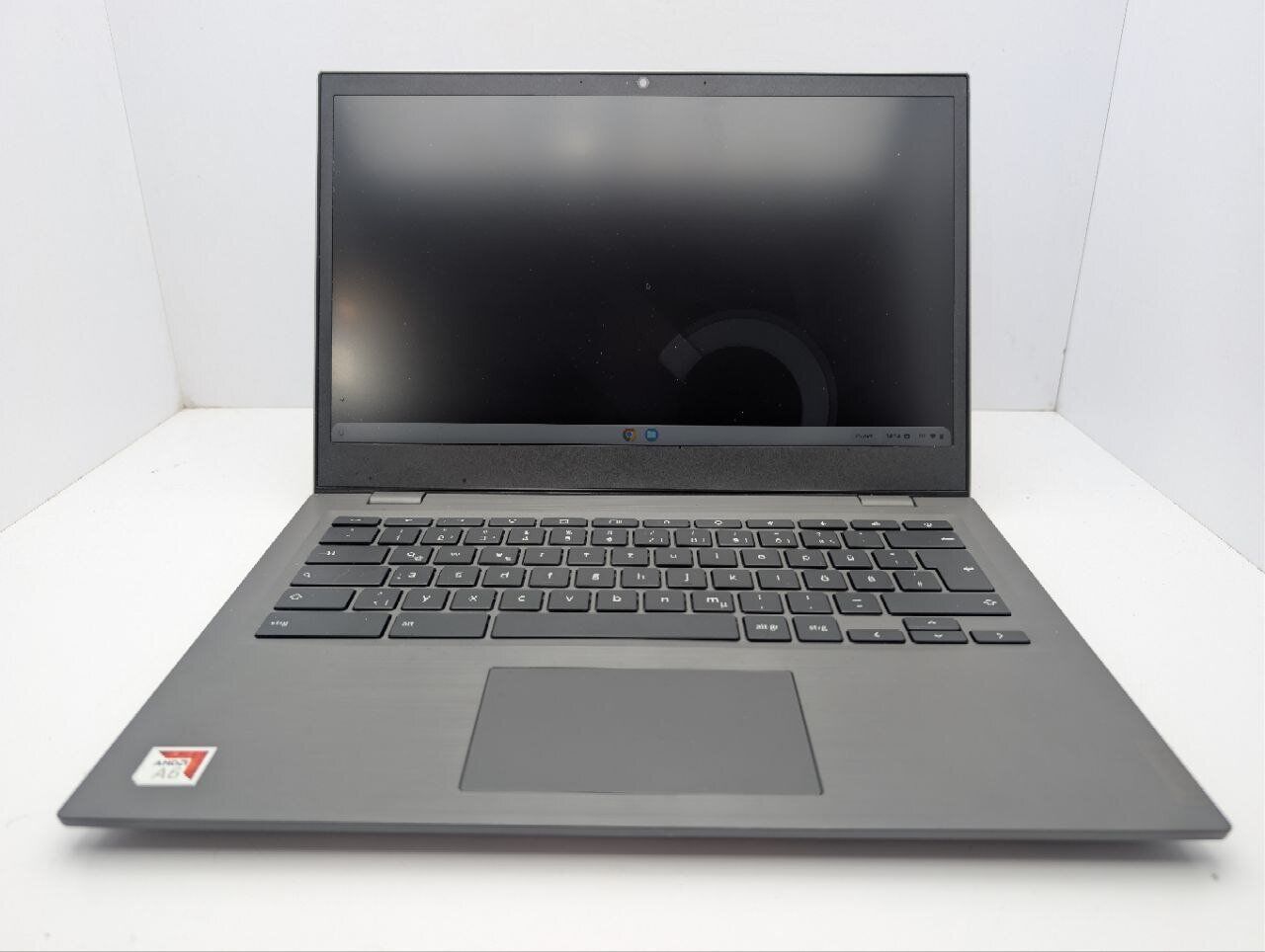 Ультрабук Lenovo Chromebook S345-14AST / 14" (1920x1080) IPS / AMD A6-9220 (2 ядра по 2.5 - 2.9 GHz) / 4 GB DDR4 / 64 GB eMMC / AMD Radeon R5 series / WebCam / Google Chrome OS - Зображення 3