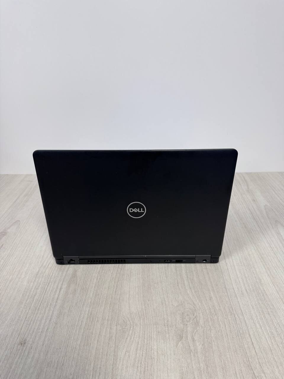 Ультрабук Б-клас Dell Latitude 5480 / 14" (1920x1080) IPS / Intel Core i7-7600U (2 (4) ядра по 2.8 - 3.9 GHz) / 8 GB DDR4 / 128 GB SSD M.2 / Intel HD Graphics 620 / WebCam - Зображення 3