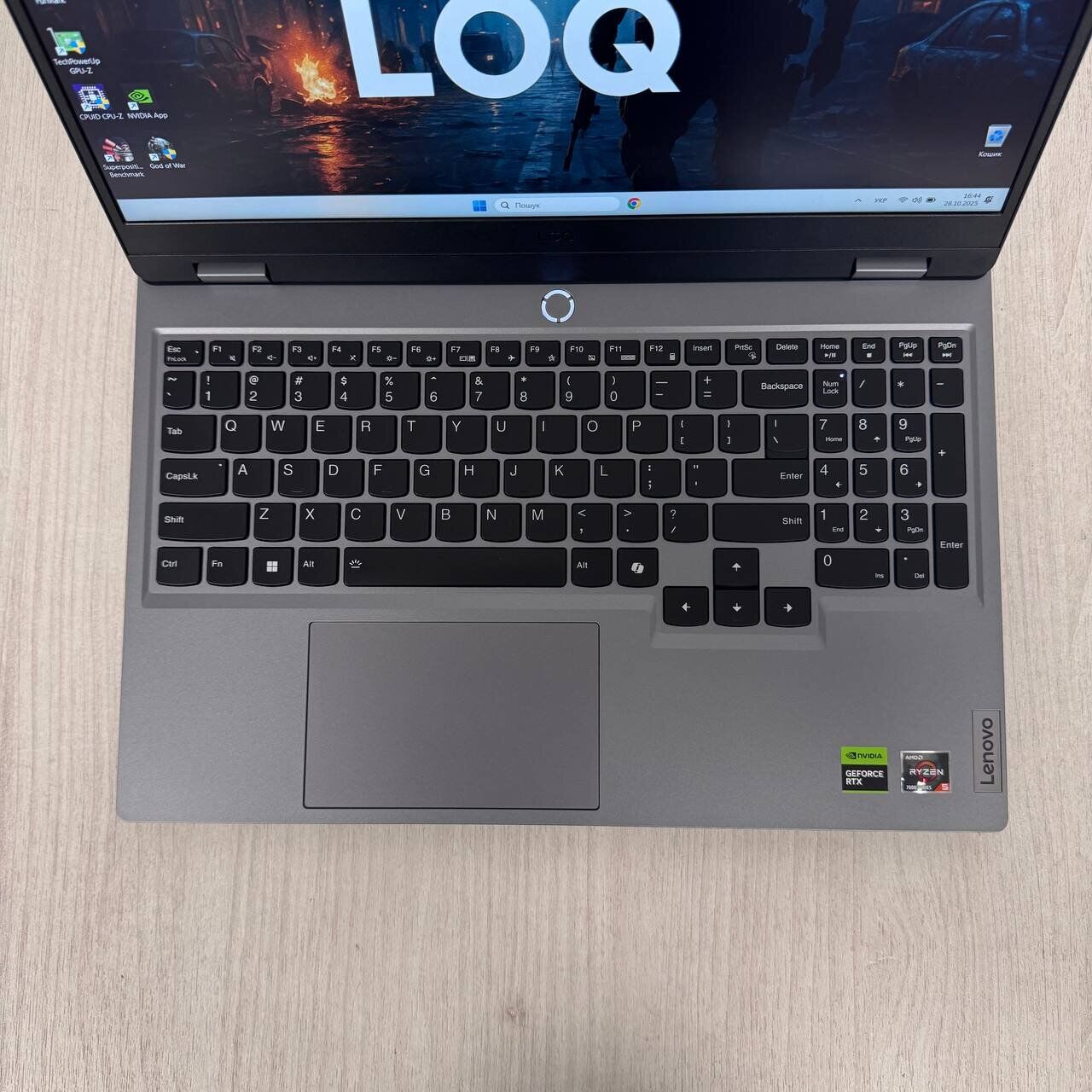 Ігровий ноутбук Lenovo LOQ 15ARP9 / 15.6" (1920x1080) IPS / AMD Ryzen 5 7235HS (4 (8) ядра по 3.2 - 4.2 GHz) / 12 GB DDR5 / 512 GB SSD NVMe / nVidia GeForce RTX 4050, 6 GB GDDR6, 96-bit / WebCam - Зображення 8