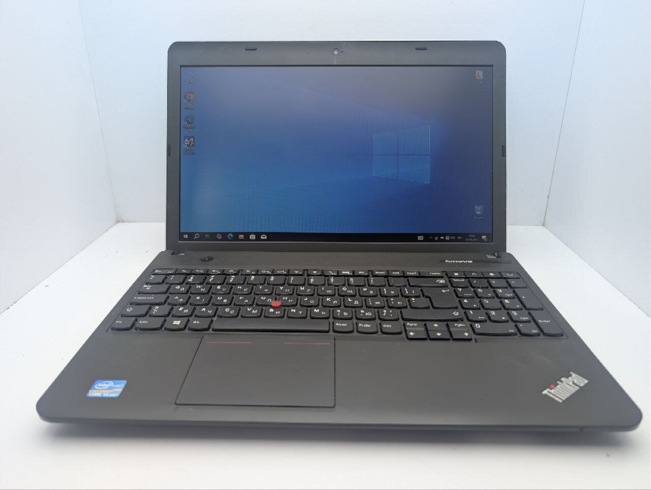 Ноутбук Lenovo ThinkPad E531 / 15.6'' (1366x768) TN / Intel Core i5-3320M (2 (4) ядра по 2.6 - 3.3 GHz) / 8 GB DDR3 / 120 GB SSD / Intel HD Graphics 4000 / WebCam / DVD-ROM - Зображення 2