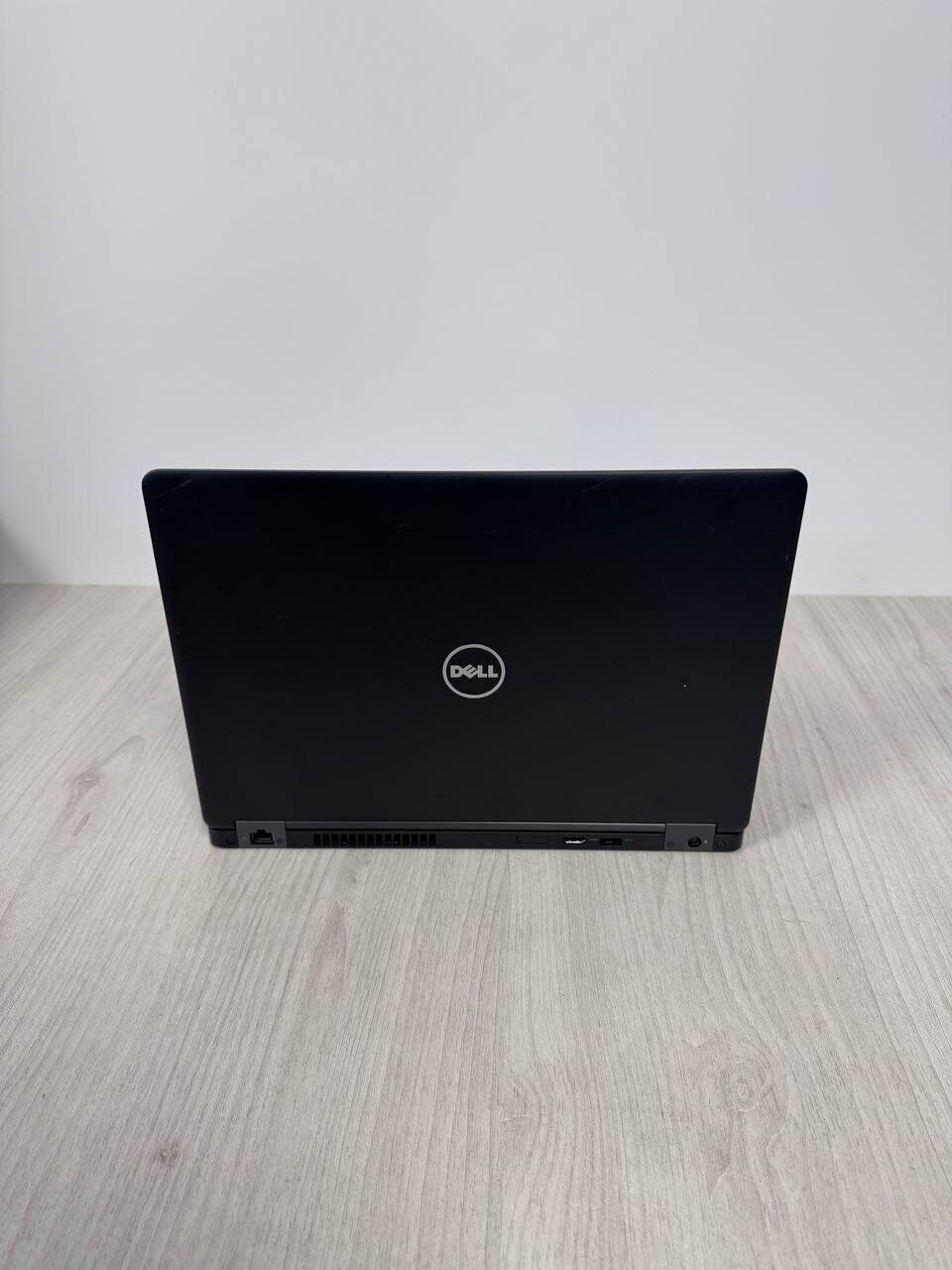 Ультрабук Dell Latitude 5480 / 14" (1920x1080) IPS / Intel Core i5-7200U (2 (4) ядра по 2.5 - 3.1 GHz) / 8 GB DDR4 / 120 GB SSD / Intel HD Graphics 620 / WebCam - Зображення 3