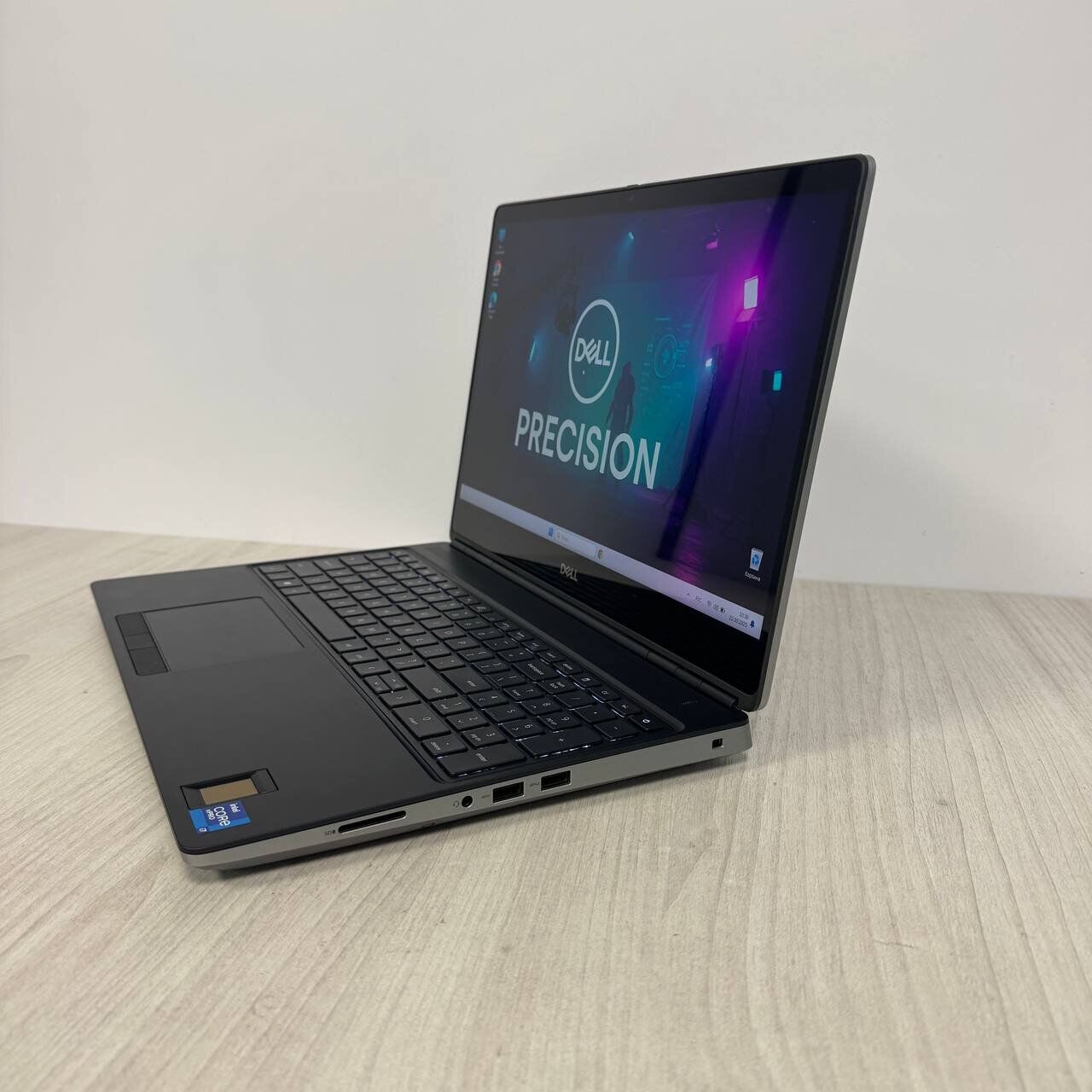 Ігровий ноутбук Б-клас Dell Precision 7560 / 15.6" (1920x1080) IPS Touch / Intel Core i7-11850H (8 (16) ядер по 2.1 - 4.8 GHz) / 32 GB DDR4 / 512 GB SSD NVMe / nVidia GeForce RTX 3080, 16 GB GDDR6, 256-bit / WebCam - Зображення 5