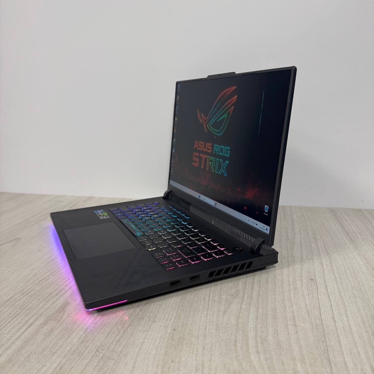 Ігровий ноутбук Б-клас Asus ROG Strix G16 G614JV / 16" (1920x1200) IPS / Intel Core i7-13650HX (14 (20) ядер по 3.6 - 4.9 GHz) / 16 GB DDR5 / 1000 GB SSD NVMe / nVidia GeForce RTX 4060, 8 GB GDDR6, 128-bit / WebCam - Зображення 5