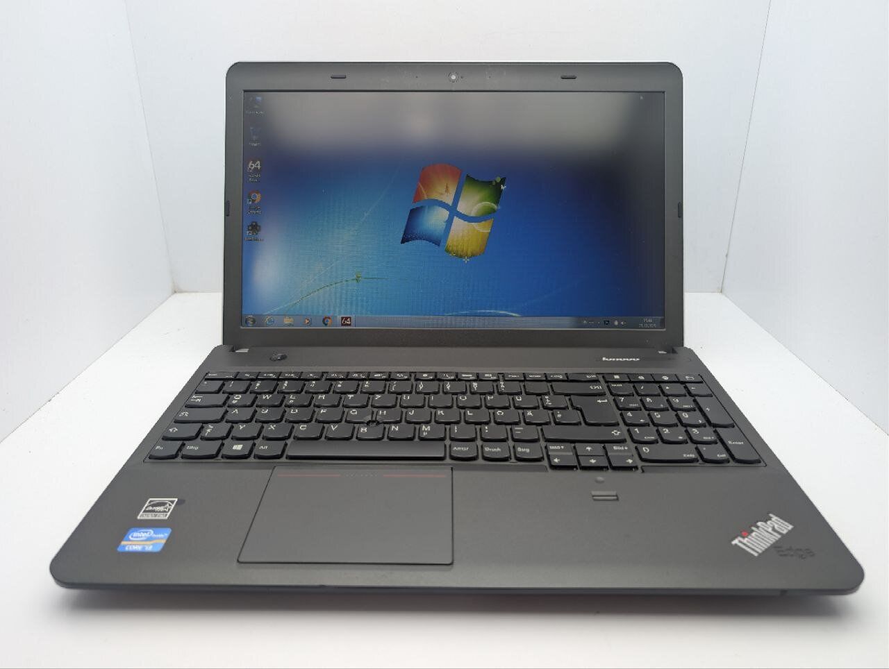 Ноутбук Lenovo ThinkPad E531 / 15.6'' (1366x768) TN / Intel Core i3-3120M (2 (4) ядра по 2.5 GHz) / 6 GB DDR3 / 1000 GB HDD / Intel HD Graphics 4000 / WebCam / DVD-ROM - Зображення 2