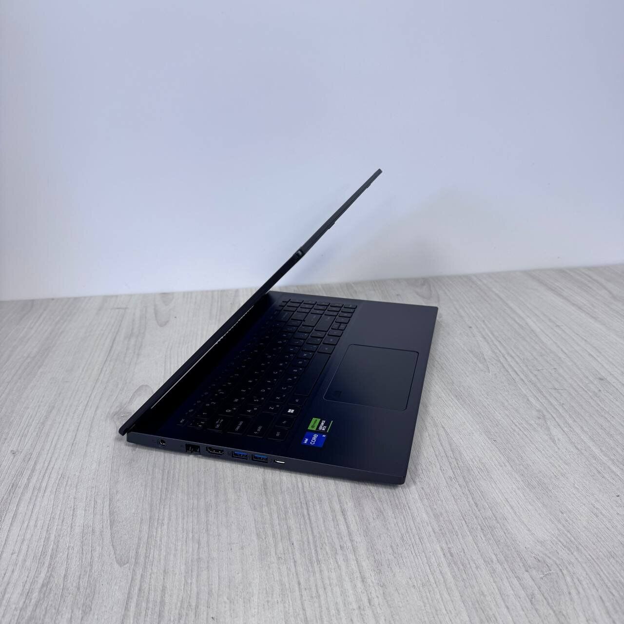 Ігровий ноутбук Acer Aspire 7 A715-76G / 15.6" (1920x1080) IPS / Intel Core i5-12450H (8 (12) ядер по 3.3 - 4.4 GHz) / 16 GB DDR4 / 512 GB SSD NVMe / nVidia GeForce RTX 3050, 4 GB GDDR6, 128-bit / WebCam - Зображення 6