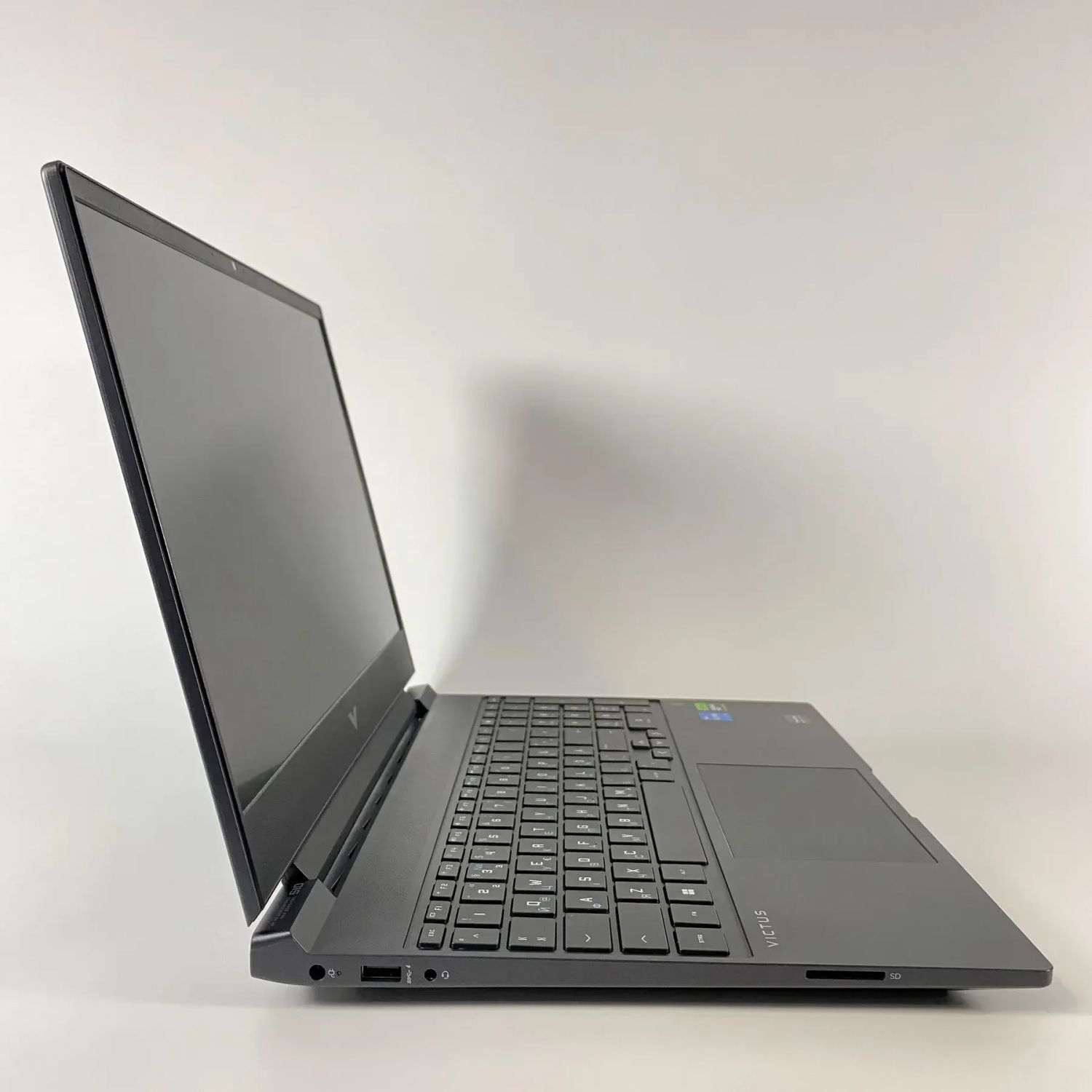 Ігровий ноутбук HP Victus 15-fa1058ng / 15.6" (1920x1080) IPS / Intel Core i5-12500H (12 (16) ядер по 3.3 - 4.5 GHz) / 16 GB DDR4 / 512 GB SSD / nVidia GeForce RTX 4060, 8 GB GDDR6, 192-bit / WebCam / HDMI - Зображення 4