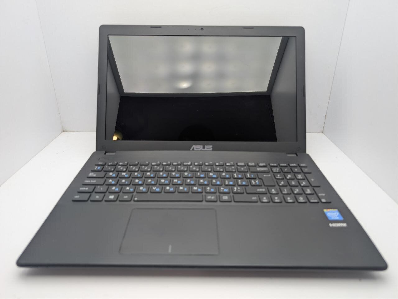 Ноутбук Asus F551C / 15.6" (1366x768) TN / Intel Celeron 1007U (2 ядра по 1.5 GHz) / 4 GB DDR3 / 120 GB SSD / Intel HD Graphics / WebCam / DVD-ROM - Зображення 3