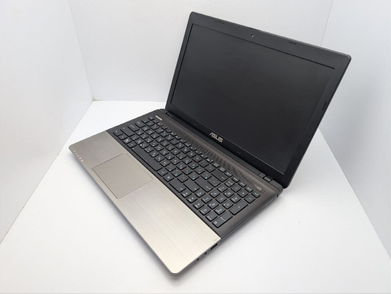 Ноутбук Asus K55A / 15.6" (1366x768) TN / Intel Core i3-3110M (2 (4) ядра по 2.4 GHz) / 8 GB DDR3 / 120 GB SSD / Intel HD Graphics 4000 / WebCam - Зображення 7