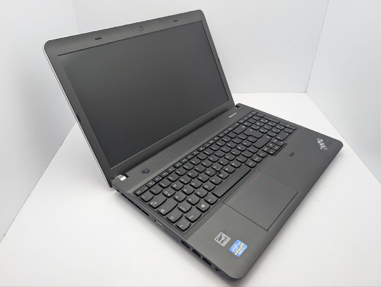 Ноутбук Lenovo ThinkPad E531 / 15.6'' (1366x768) TN / Intel Core i3-3120M (2 (4) ядра по 2.5 GHz) / 6 GB DDR3 / 1000 GB HDD / Intel HD Graphics 4000 / WebCam / DVD-ROM - Зображення 6