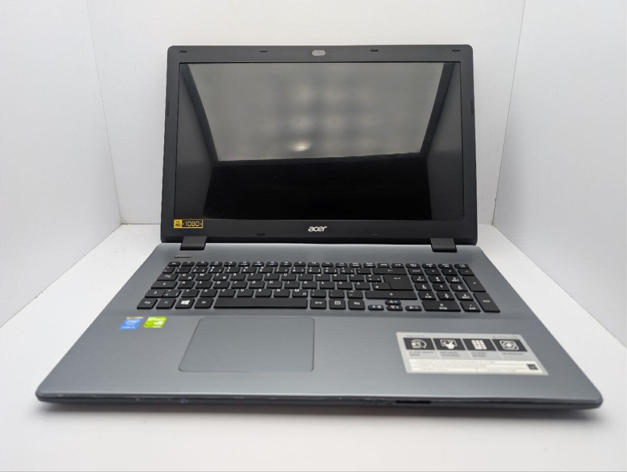 Ноутбук Acer Aspire E5-571G / 17.3" (1600x900) TN / Intel Core i5-4210U (2 (4) ядра по 1.7 - 2.7 GHz) / 8 GB DDR3 / 240 GB SSD / nVidia GeForce 840M, 2 GB GDDR3, 64-bit / WebCam / DVD-ROM - Зображення 3