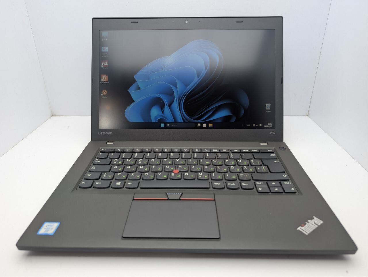 Ноутбук Lenovo ThinkPad T460 / 14" (1920x1080) TN / Intel Core i5-6300U (2 (4) ядра по 2.4 - 3.0 GHz) / 8 GB DDR3 / 240 GB SSD / Intel HD Graphics 520 / WebCam - Зображення 2