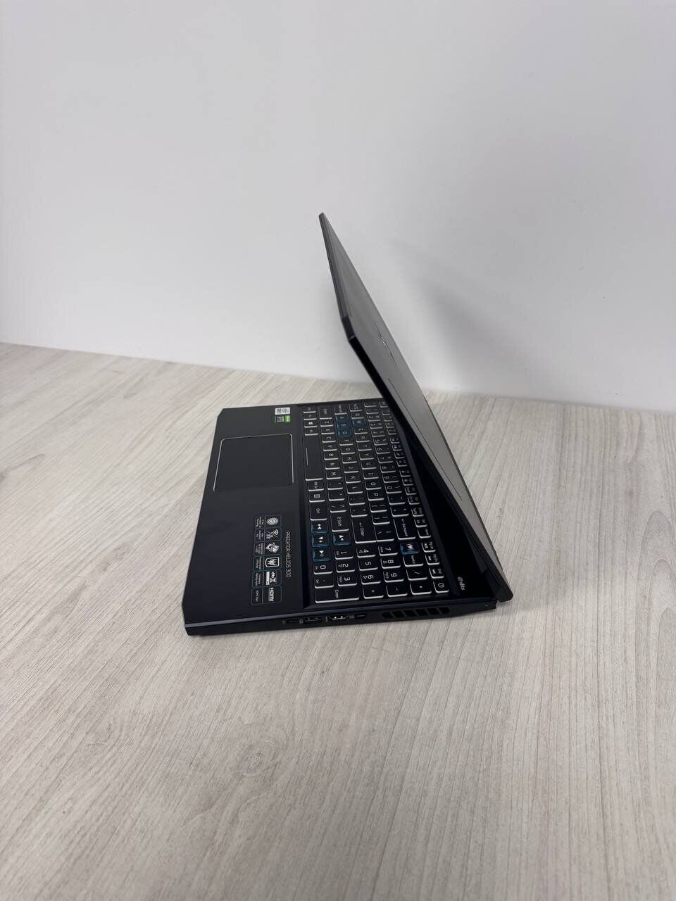 Ігровий ноутбук Acer Predator Helios 300 PH315-53 / 15.6" (1920x1080) IPS / Intel Core i7-10750H (6 (12) ядер по 2.6 - 4.8 GHz) / 16 GB DDR4 / 512 GB SSD NVMe / nVidia GeForce RTX 3070, 8 GB GDDR6, 256-bit / WebCam - Зображення 7