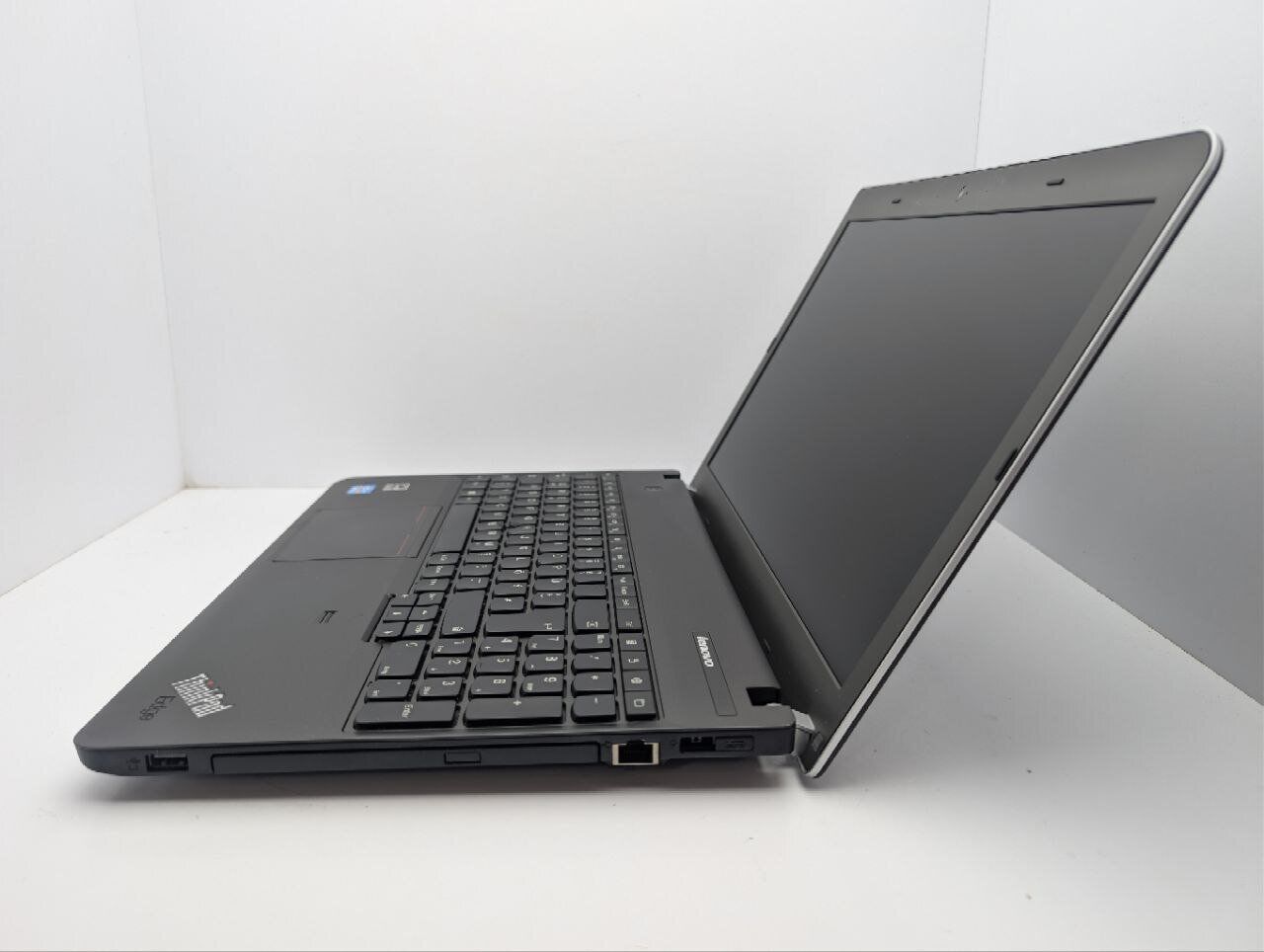 Ноутбук Lenovo ThinkPad E531 / 15.6'' (1366x768) TN / Intel Core i3-3120M (2 (4) ядра по 2.5 GHz) / 6 GB DDR3 / 1000 GB HDD / Intel HD Graphics 4000 / WebCam / DVD-ROM - Зображення 5