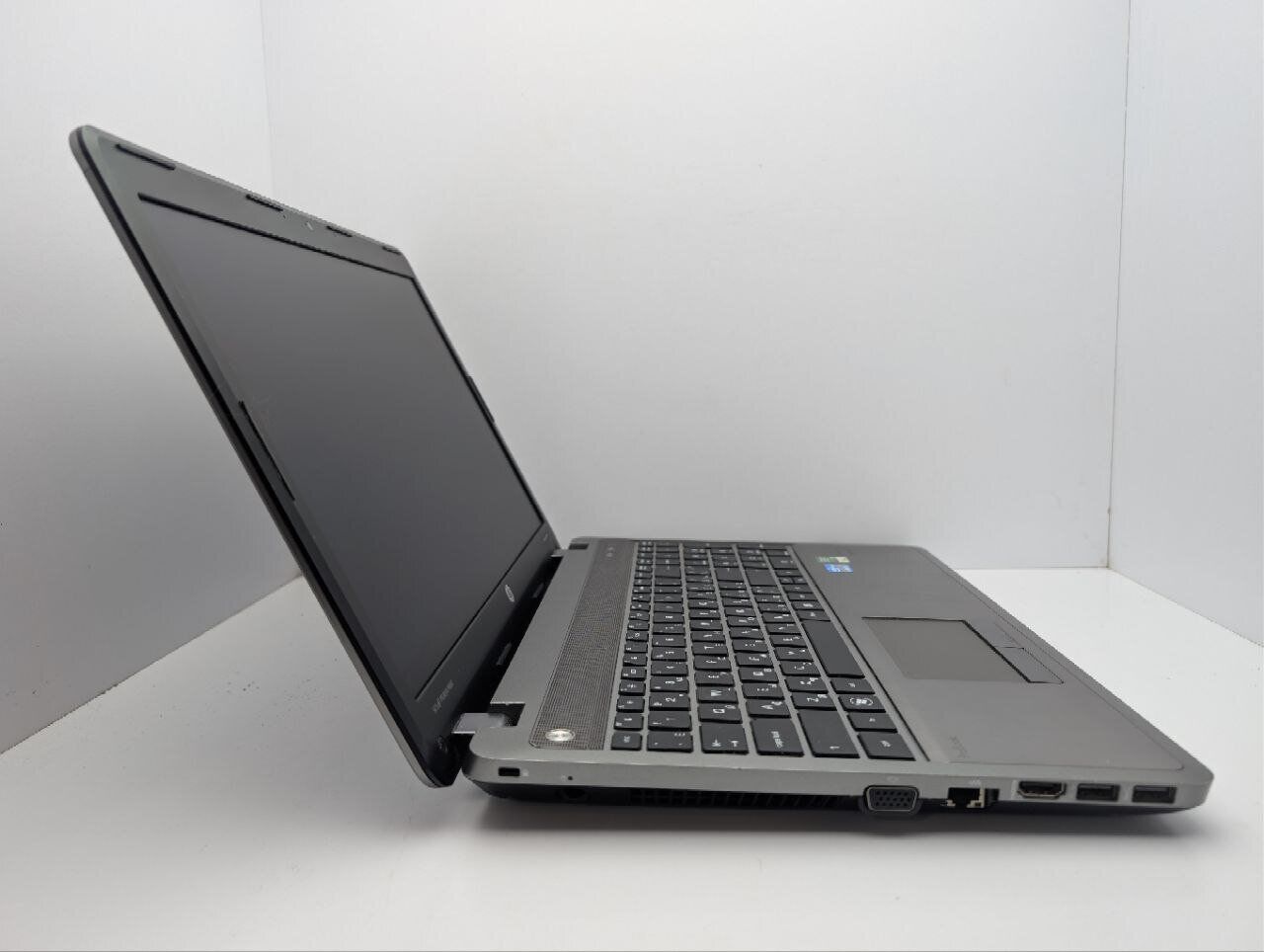 Ноутбук HP ProBook 4540s / 15.6" (1366x768) TN / Intel Core i3-3110M (2 (4) ядра по 2.4 GHz) / 8 GB DDR3 / 120 GB SSD / Intel HD Graphics 4000 / WebCam - Зображення 4