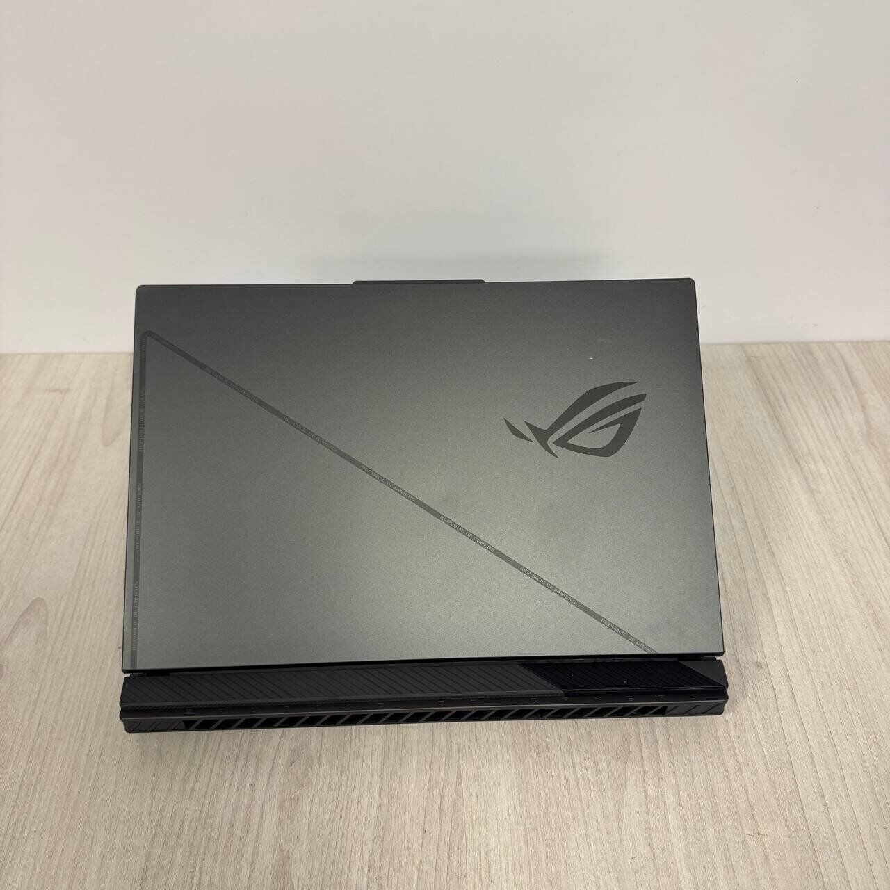 Ігровий ноутбук Б-клас Asus ROG Strix G16 G614JV / 16" (1920x1200) IPS / Intel Core i7-13650HX (14 (20) ядер по 3.6 - 4.9 GHz) / 16 GB DDR5 / 1000 GB SSD NVMe / nVidia GeForce RTX 4060, 8 GB GDDR6, 128-bit / WebCam - Зображення 3