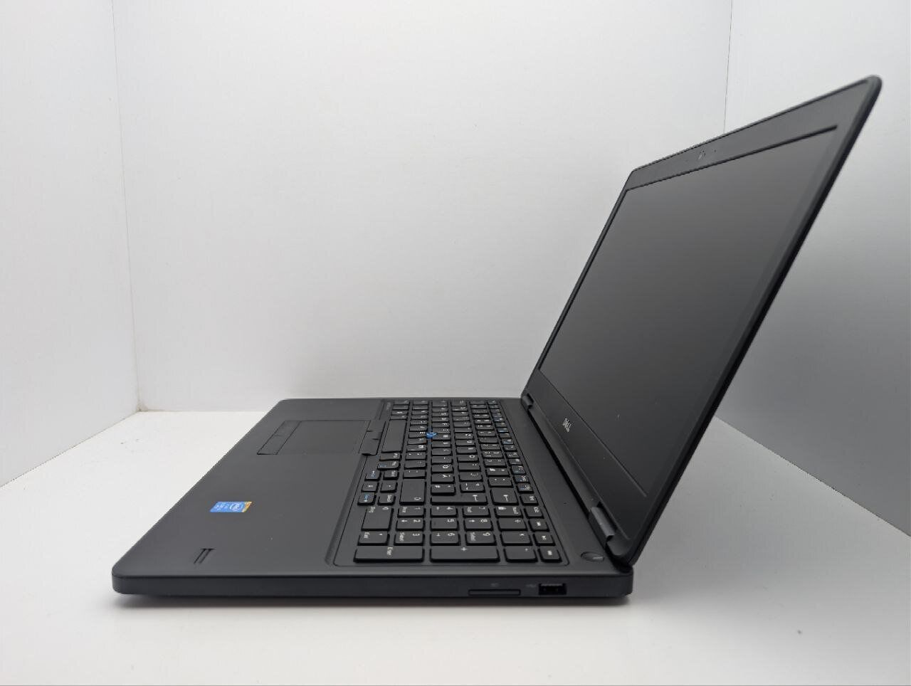 Ноутбук Dell Latitude E5550 / 15.6" (1920x1080) IPS / Intel Core i5-5300U (2 (4) ядра по 2.3 - 2.9 GHz) / 8 GB DDR3 / 240 GB SSD / nVidia GeForce 830M, 2 GB GDDR3, 64-bit / WebCam - Зображення 5