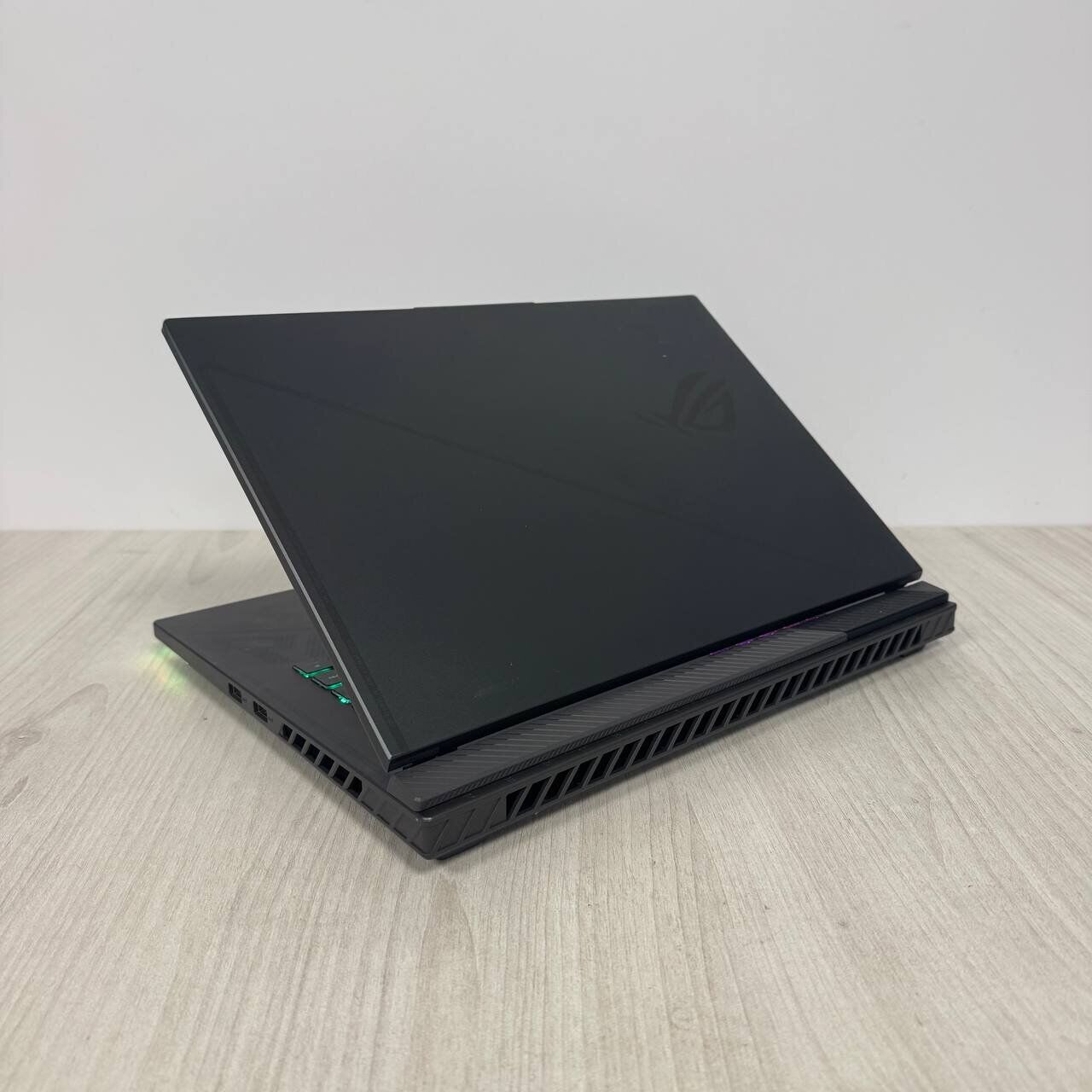 Ігровий ноутбук Б-клас Asus ROG Strix G16 G614JV / 16" (1920x1200) IPS / Intel Core i7-13650HX (14 (20) ядер по 3.6 - 4.9 GHz) / 16 GB DDR5 / 1000 GB SSD NVMe / nVidia GeForce RTX 4060, 8 GB GDDR6, 128-bit / WebCam - Зображення 6