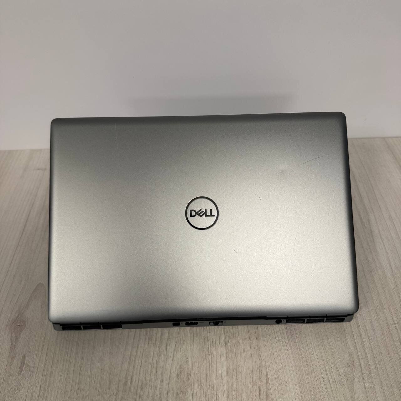 Ігровий ноутбук Б-клас Dell Precision 7560 / 15.6" (1920x1080) IPS Touch / Intel Core i7-11850H (8 (16) ядер по 2.1 - 4.8 GHz) / 32 GB DDR4 / 512 GB SSD NVMe / nVidia GeForce RTX 3080, 16 GB GDDR6, 256-bit / WebCam - Зображення 3
