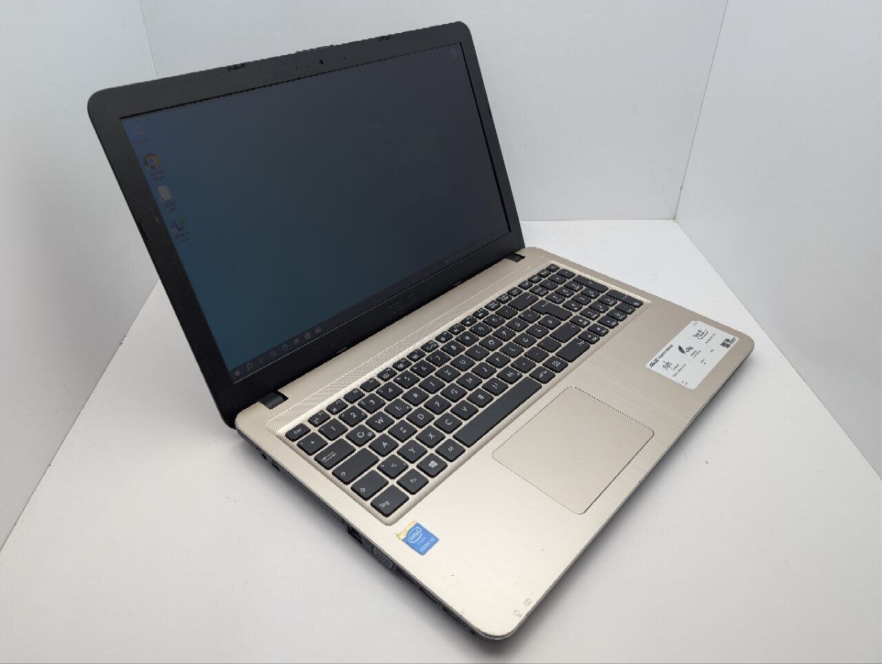 Ноутбук Asus R540L / 15.6" (1920x1080) TN / Intel Core i3-5005U (2 (4) ядра по 2.0 GHz) / 8 GB DDR3 / 120 GB SSD / Intel HD Graphics 5500 / WebCam / DVD-ROM - Зображення 6