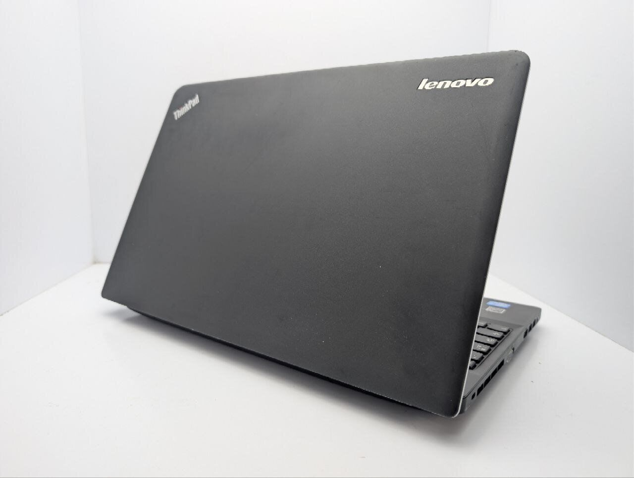 Ноутбук Lenovo ThinkPad E531 / 15.6'' (1366x768) TN / Intel Core i3-3120M (2 (4) ядра по 2.5 GHz) / 6 GB DDR3 / 1000 GB HDD / Intel HD Graphics 4000 / WebCam / DVD-ROM - Зображення 8