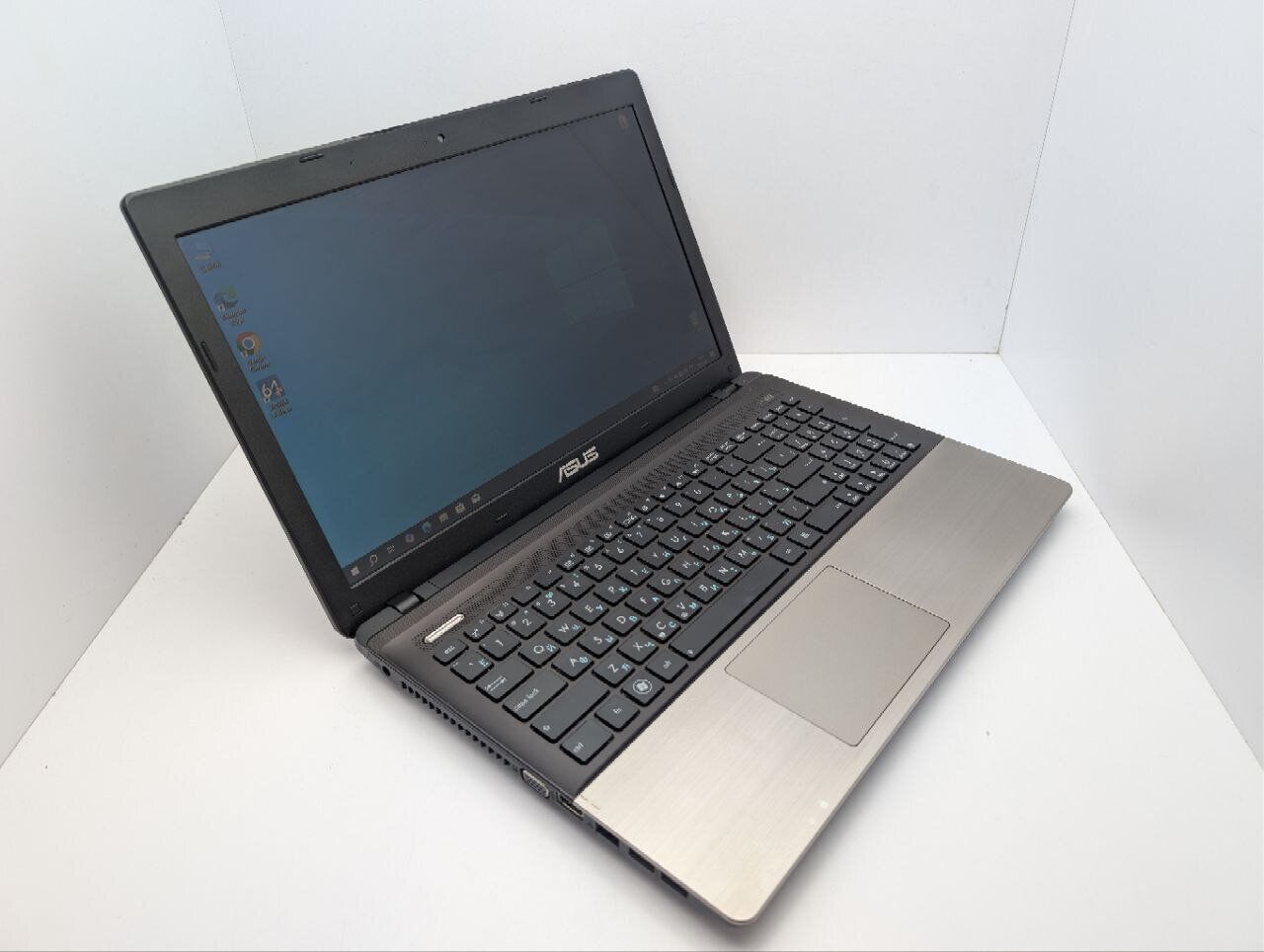 Ноутбук Asus K55A / 15.6" (1366x768) TN / Intel Core i3-3110M (2 (4) ядра по 2.4 GHz) / 8 GB DDR3 / 120 GB SSD / Intel HD Graphics 4000 / WebCam - Зображення 6