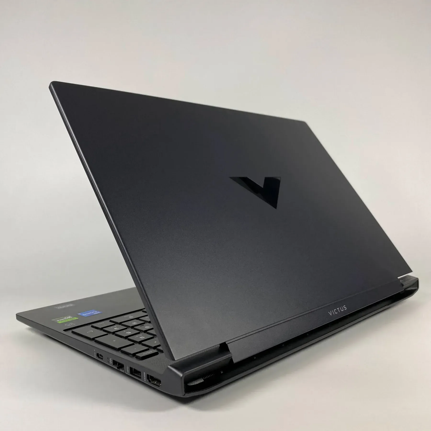 Ігровий ноутбук HP Victus 15-fa1058ng / 15.6" (1920x1080) IPS / Intel Core i5-12500H (12 (16) ядер по 3.3 - 4.5 GHz) / 16 GB DDR4 / 512 GB SSD / nVidia GeForce RTX 4060, 8 GB GDDR6, 192-bit / WebCam / HDMI - Зображення 7