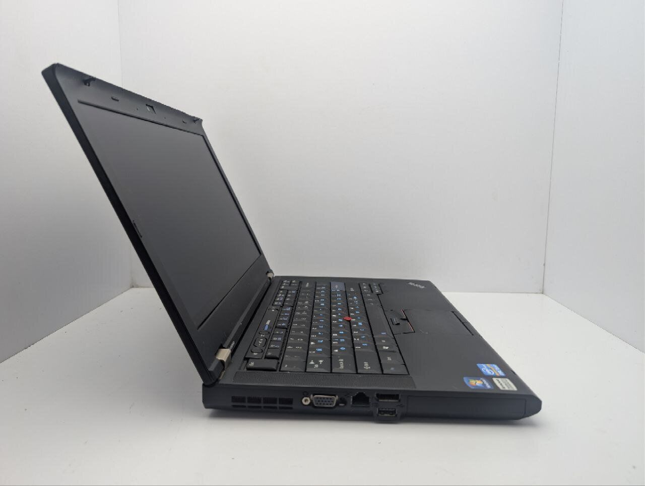 Ноутбук Lenovo ThinkPad T420 / 14" (1600x900) TN / Intel Core i5-2520M (2 (4) ядра по 2.5 - 3.2 GHz) / 8 GB DDR3 / 128 GB SSD / Intel HD Graphics 3000 / WebCam / DVD-ROM - Зображення 4