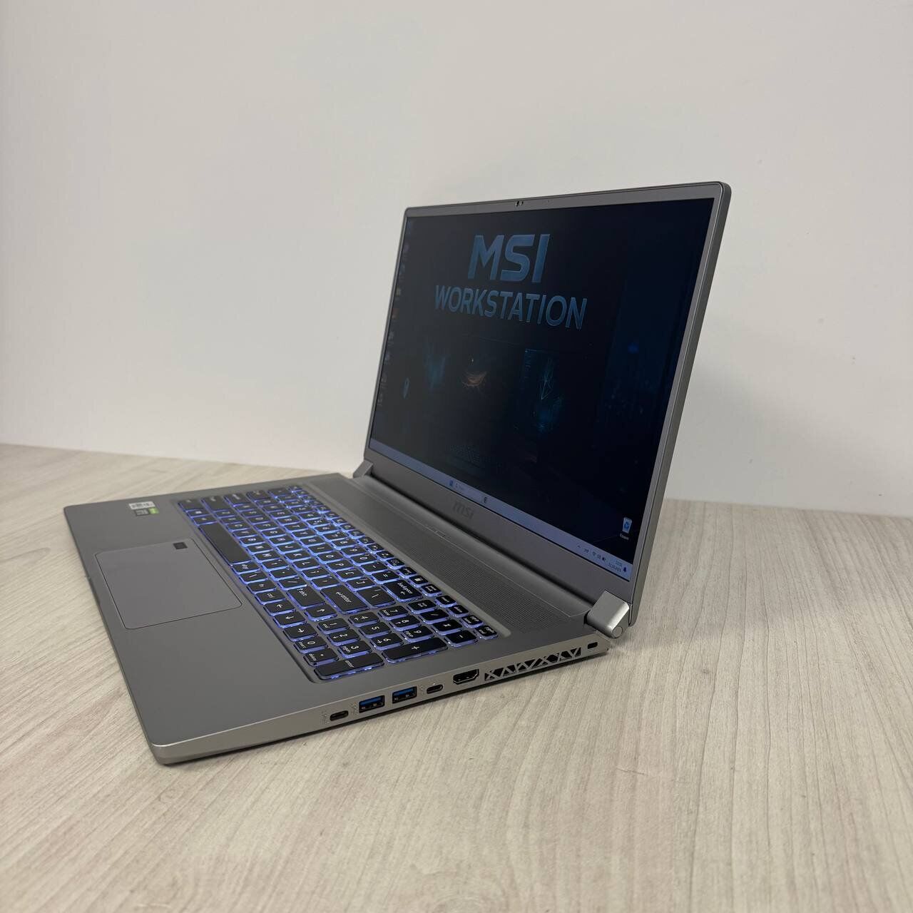 Мобільна робоча станція Б-клас MSI WS75 10TK / 17.3" (1920x1080) IPS / Intel Core i7-10875H (8 (16) ядер по 2.3 - 5.1 GHz) / 32 GB DDR4 / 1000 GB SSD NVMe / nVidia Quadro RTX 3000, 6 GB GDDR6, 192-bit / WebCam - Зображення 5