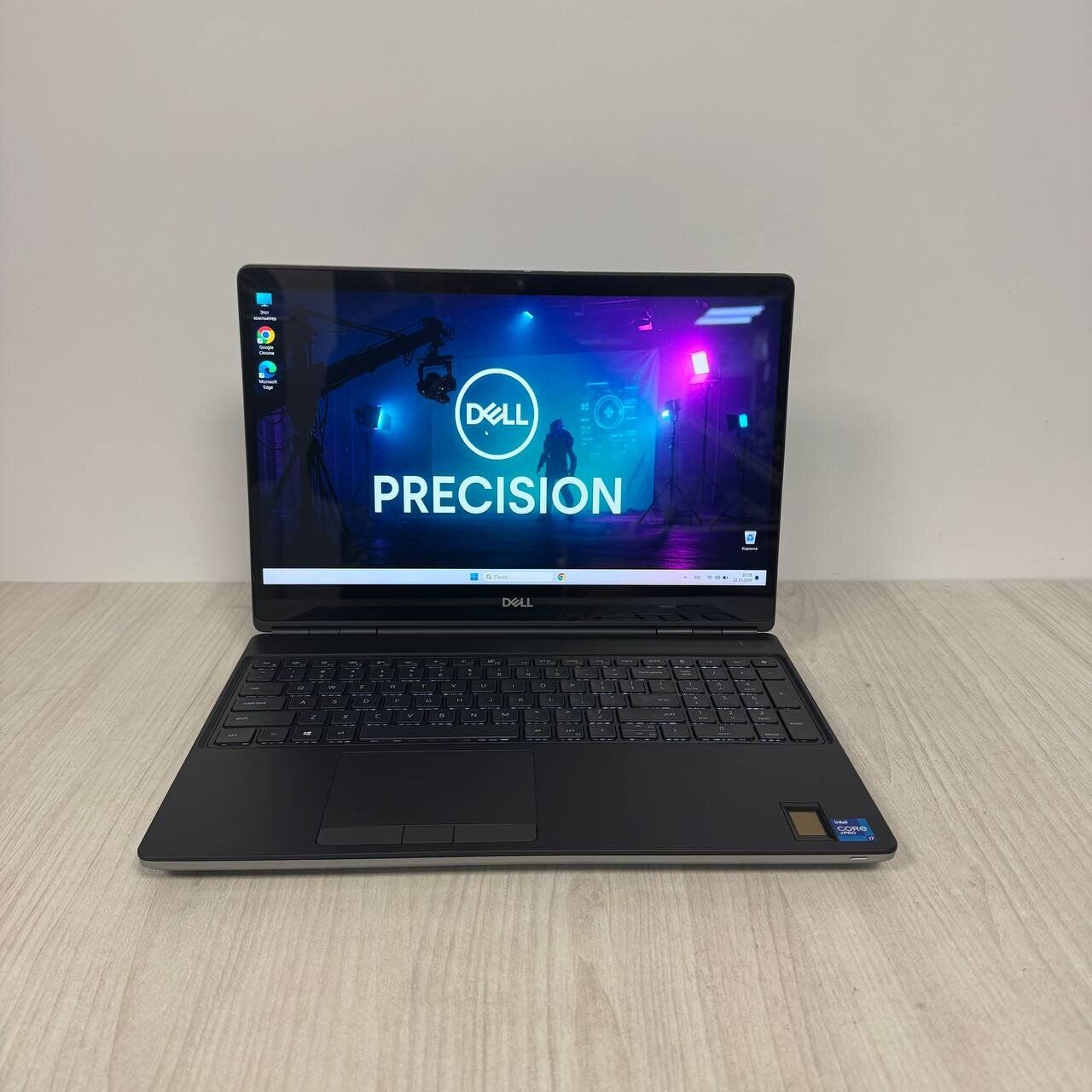 Ігровий ноутбук Б-клас Dell Precision 7560 / 15.6" (1920x1080) IPS Touch / Intel Core i7-11850H (8 (16) ядер по 2.1 - 4.8 GHz) / 32 GB DDR4 / 512 GB SSD NVMe / nVidia GeForce RTX 3080, 16 GB GDDR6, 256-bit / WebCam - Зображення 2