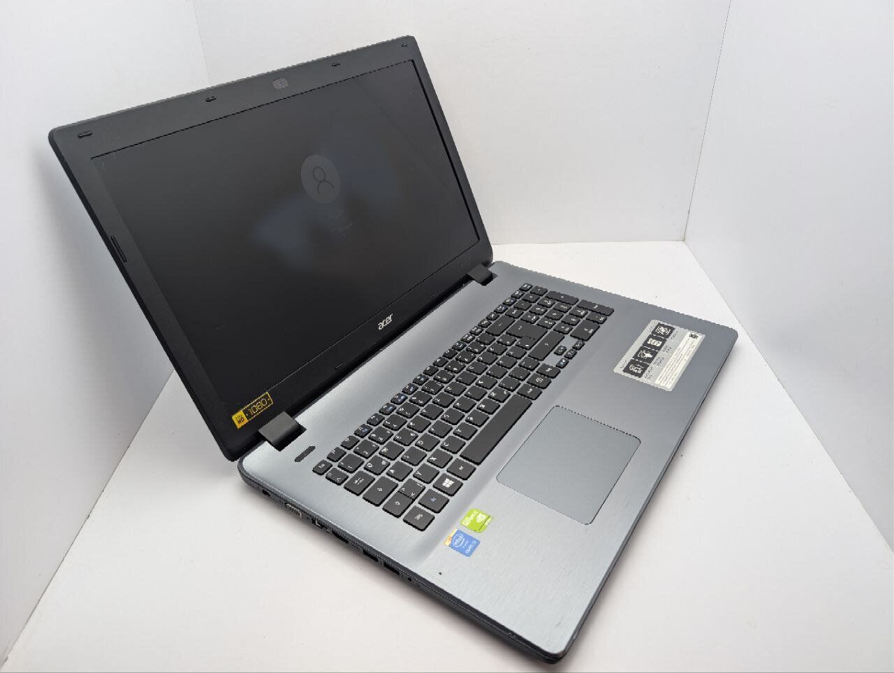 Ноутбук Acer Aspire E5-571G / 17.3" (1600x900) TN / Intel Core i5-4210U (2 (4) ядра по 1.7 - 2.7 GHz) / 8 GB DDR3 / 240 GB SSD / nVidia GeForce 840M, 2 GB GDDR3, 64-bit / WebCam / DVD-ROM - Зображення 6