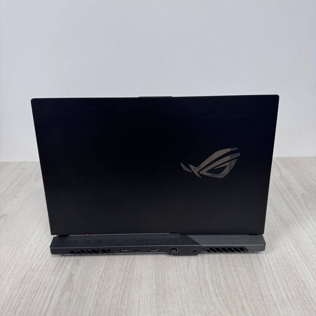 Ігровий ноутбук Asus ROG Strix SCAR 15 G533QS / 15.6" (1920x1080) IPS / AMD Ryzen 9 5900HS (8 (16) ядер по 3.0 - 4.6 GHz) / 32 GB DDR4 / 1000 GB SSD / nVidia GeForce RTX 3080, 16 GB GDDR6, 256-bit - Зображення 3