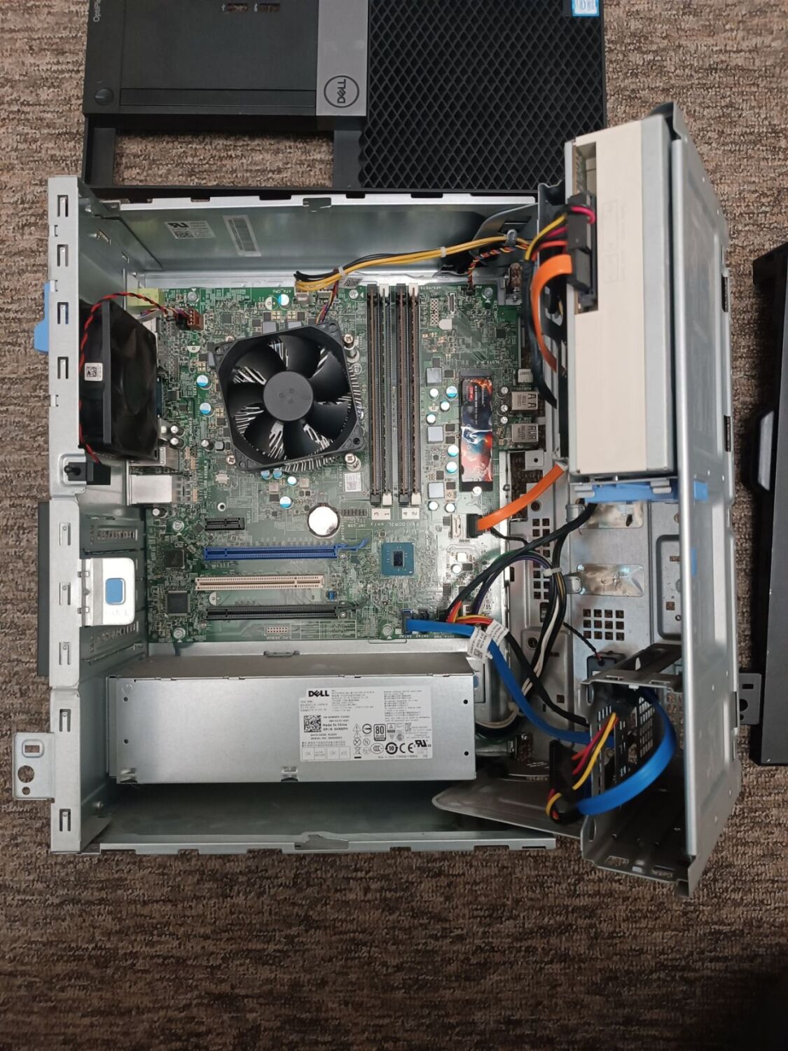 Комп'ютер Dell OptiPlex 5040 Tower / Intel Core i5-6500 (4 ядра по 3.2 - 3.6 GHz) / 8 GB DDR3 / 120 GB SSD / Intel HD Graphics 530 - Зображення 6