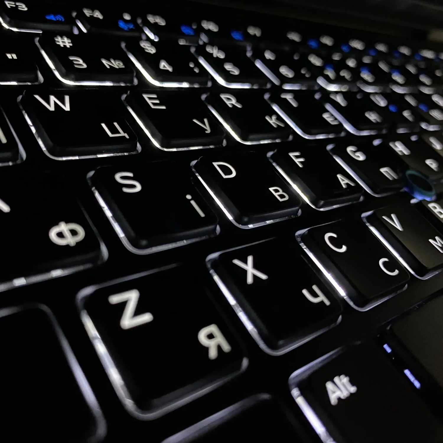 Ультрабук Б-клас Dell Latitude 5490 / 14" (1920x1080) IPS Touch / Intel Core i5-8250U (4 (8) ядра по 1.6 - 3.4 GHz) / 16 GB DDR4 / 192 GB SSD / Intel UHD Graphics 620 / WebCam / HDMI - Зображення 6